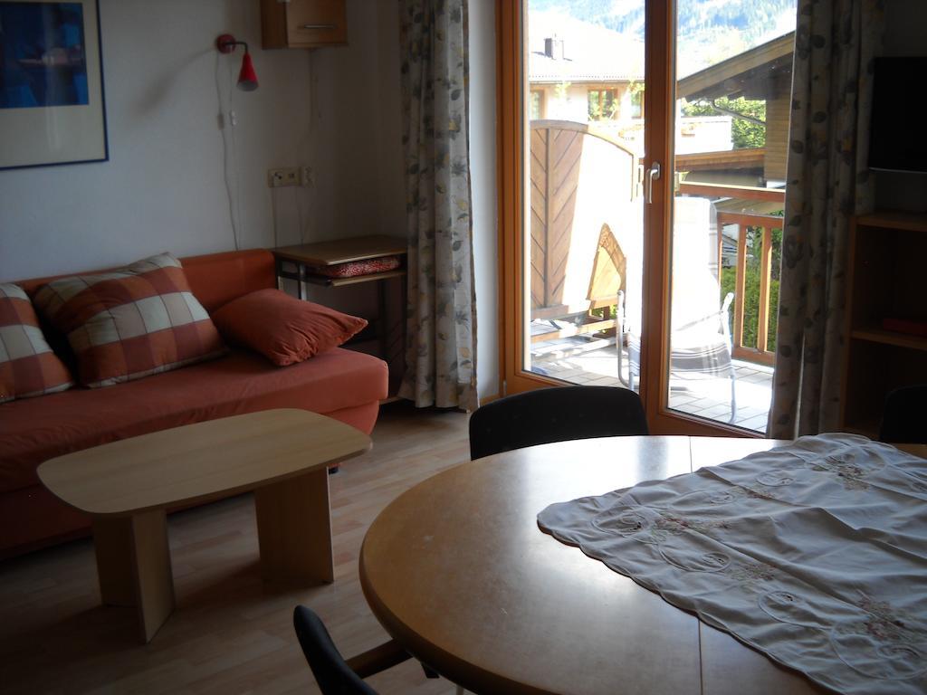 Golf & Ski Appartements Lesak Zell am See Zimmer foto
