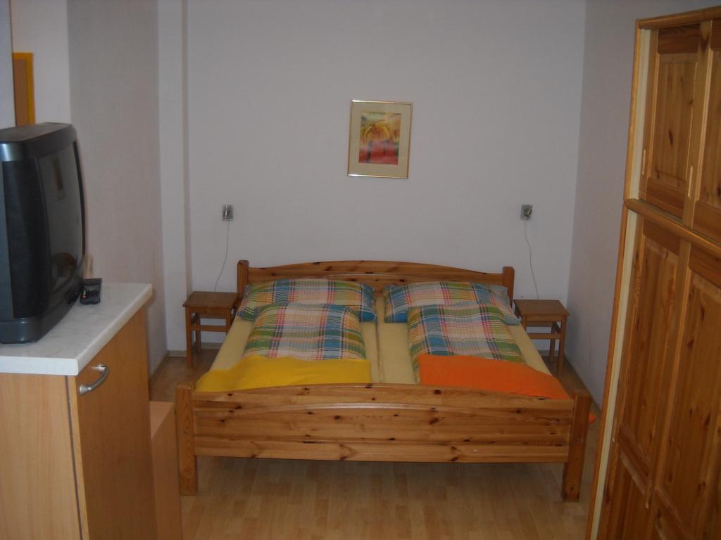 Golf & Ski Appartements Lesak Zell am See Zimmer foto